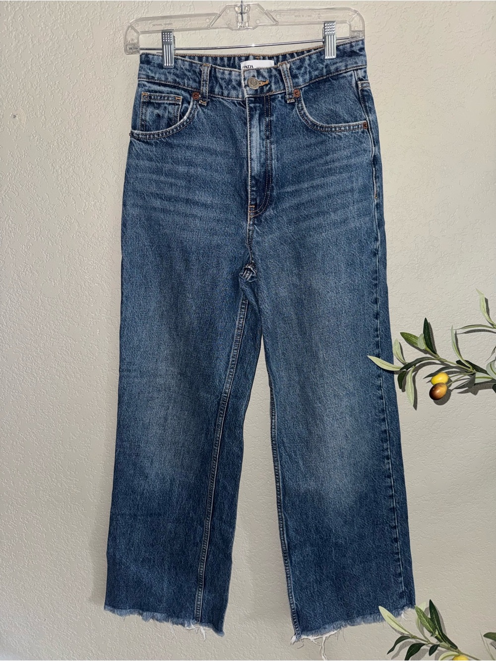 Zara High Waisted Wide Leg Jeans Blue Wash Raw Frayed Hem Denim Size 4
